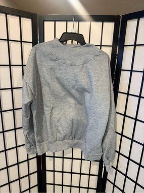 Men's Light Gray Crewneck Sweatshirt